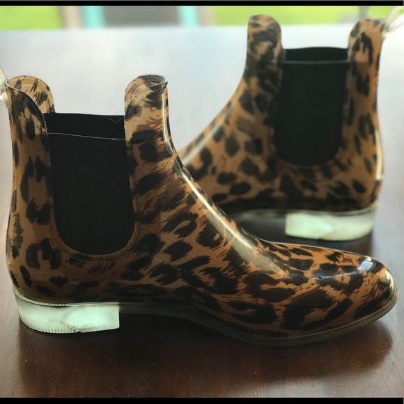 short leopard rain boots